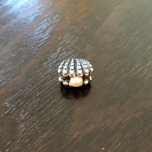 Clam w/ Pearl Pandora Charm